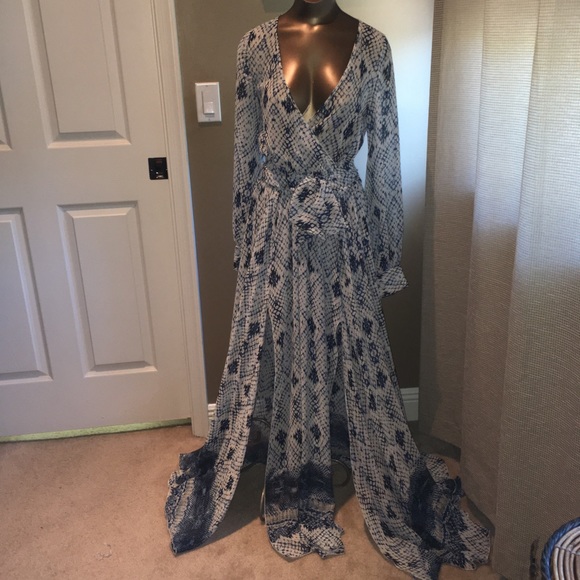 Dresses & Skirts - NWT Gorgeous Dress 👗